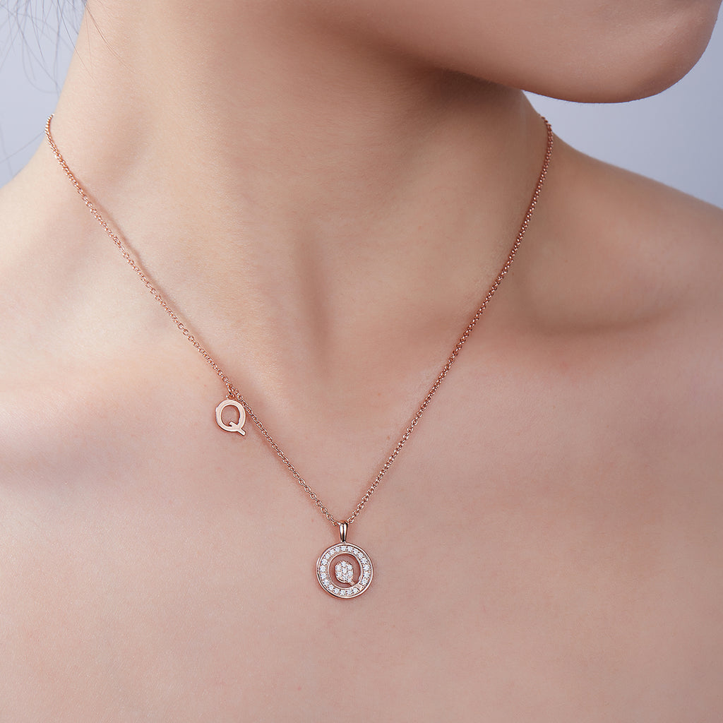 Letter Pendant Necklace - Q