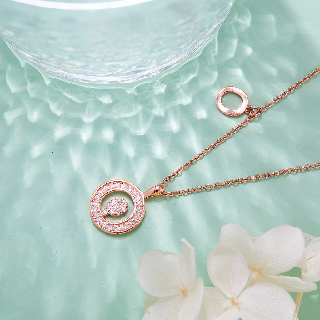 Letter Pendant Necklace - O