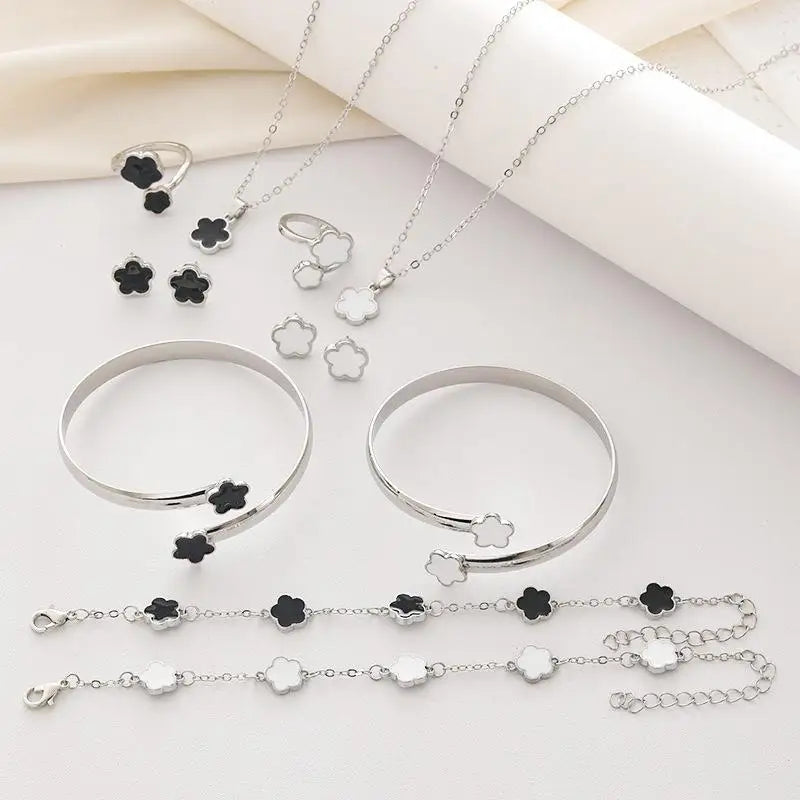 5pcs Lucky Five-petal Flower Women's Jewelry Set, Fashion Flower Bracelet + Necklace + Earrings + Bracelet + Ring, Birthday